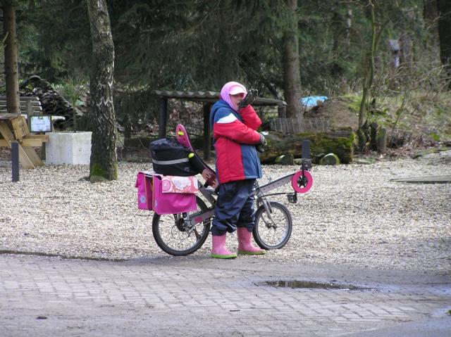Nog 1 handschoen aan